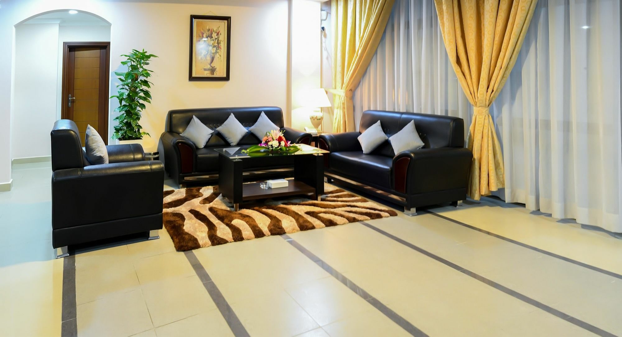 Sea Diamond Plaza Aparthotel